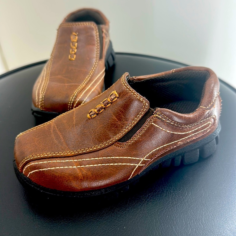 Boys brown dress shoes size 8‎